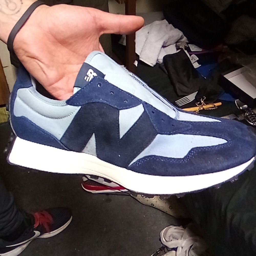 New Balance 327